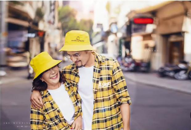 Cô dâu 65 tuổi lấy chồng ngoại 24 tuổi khoe ảnh cưới cực ngầu sau khi gặp mặt cặp đôi vợ chồng 62 - 26 - Ảnh 11.