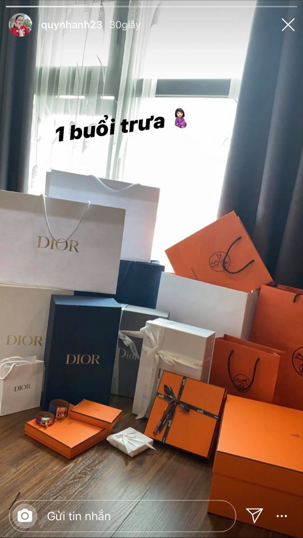 Rich kid và gái đẹp lấy chồng đại gia để lộ “gia tài” siêu to khổng lồ khi quay story, chụp ảnh trong phòng riêng - Ảnh 21. Rich kid và gái đẹp lấy chồng đại gia để lộ “gia tài” siêu to khổng lồ khi quay story, chụp ảnh trong phòng riêng - Ảnh 21.