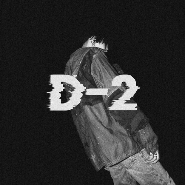 SUGA (BTS) gom hết đội hình mixtape dàn hàng vào top 10 iTunes Mỹ nhưng vẫn không giành nổi ngôi đầu bảng từ tay Lady Gaga và Ariana Grande - Ảnh 2. SUGA (BTS) gom hết đội hình mixtape dàn hàng vào top 10 iTunes Mỹ nhưng vẫn không giành nổi ngôi đầu bảng từ tay Lady Gaga và Ariana Grande - Ảnh 2.