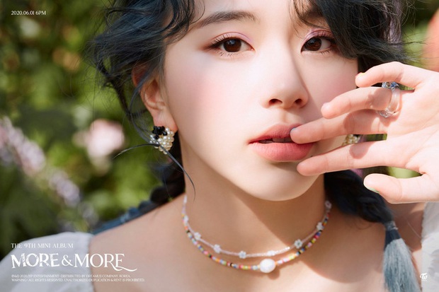 Bộ ảnh teaser nhóm của TWICE xinh lung linh nhưng nghi ngờ Jeongyeon có điều bí ẩn khi chung team ảnh dọc với 2 thành viên hẹn hò? - Ảnh 8. Bộ ảnh teaser nhóm của TWICE xinh lung linh nhưng nghi ngờ Jeongyeon có điều bí ẩn khi chung team ảnh dọc với 2 thành viên hẹn hò? - Ảnh 8.