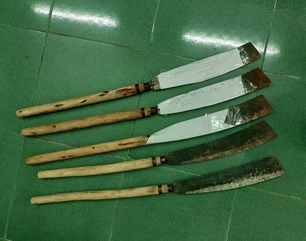 Nhóm thanh niên cầm dao đuổi chém người dã man vì mâu thuẫn tiền bạc - Ảnh 3. Nhóm thanh niên cầm dao đuổi chém người dã man vì mâu thuẫn tiền bạc - Ảnh 3.