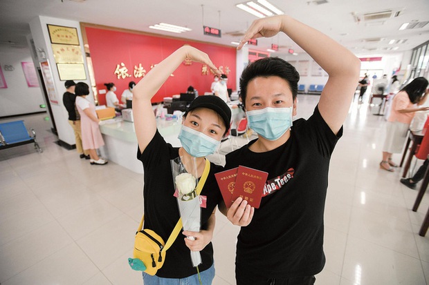 Đi đăng ký kết hôn mới phát hiện mình đã có chồng từ 13 năm trước, người phụ nữ liên tiếp điều tra ra nhiều tình tiết không ngờ sau đó - Ảnh 1. Đi đăng ký kết hôn mới phát hiện mình đã có chồng từ 13 năm trước, người phụ nữ liên tiếp điều tra ra nhiều tình tiết không ngờ sau đó - Ảnh 1.