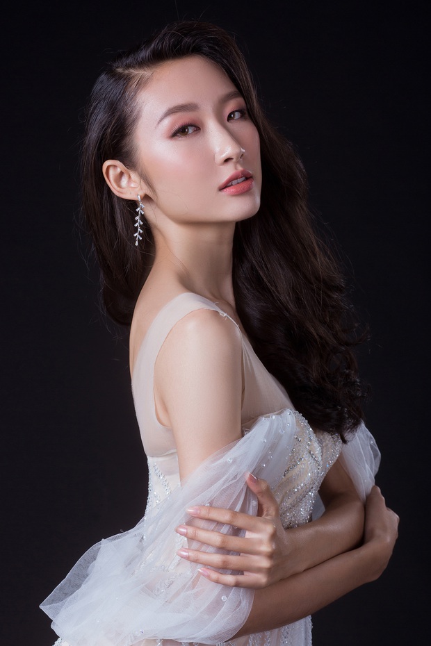 Nữ chính Người ấy là ai từng phát hiện tuesday trên giường bạn trai: Ngày ra mắt, mẹ anh ấy còn gọi nhầm tên tôi với cô gái khác - Ảnh 4. Nữ chính Người ấy là ai từng phát hiện tuesday trên giường bạn trai: Ngày ra mắt, mẹ anh ấy còn gọi nhầm tên tôi với cô gái khác - Ảnh 4.