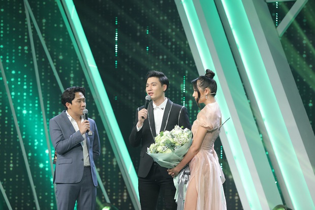 Tiến Anh (Người ấy là ai) nói gì khi quen Hoa hậu Thanh Khoa lớn tuổi hơn và còn phải yêu xa? - Ảnh 4. Tiến Anh (Người ấy là ai) nói gì khi quen Hoa hậu Thanh Khoa lớn tuổi hơn và còn phải yêu xa? - Ảnh 4.