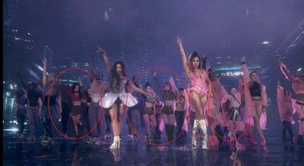 Sửng sốt khi BLACKPINK bất ngờ xuất hiện trong MV Rain On Me với vai trò... vũ công phụ hoạ cho Lady Gaga và Ariana Grande? - Ảnh 2.