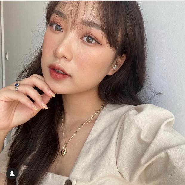 Order 5 cây son tông đất hot rần rần đợt này: Cô nàng sướng rơn vì 4 cây “đẹp banh”, chỉ 1 cây gây thất vọng nhẹ - Ảnh 11. Order 5 cây son tông đất hot rần rần đợt này: Cô nàng sướng rơn vì 4 cây “đẹp banh”, chỉ 1 cây gây thất vọng nhẹ - Ảnh 11.