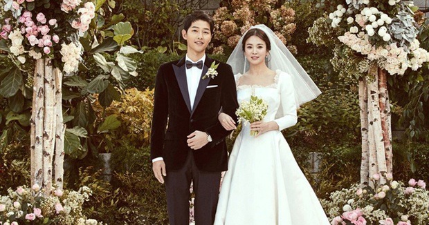 Học Song Joong Ki hậu ly dị, Lee Dong Gun lao vào tìm niềm vui trong phim điện ảnh mới Come Back Home - Ảnh 2.