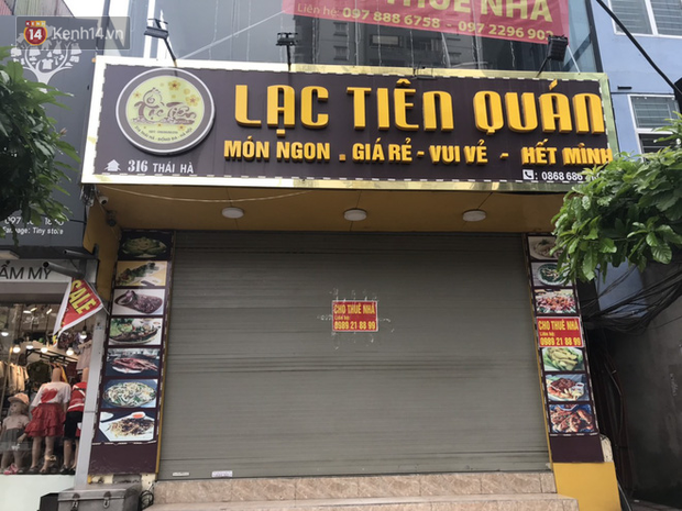 Phố kinh doanh sầm uất tại Hà Nội đồng loạt đóng cửa treo biển sang nhượng, cho thuê cửa hàng do ảnh hưởng bởi dịch COVID-19 - Ảnh 8.