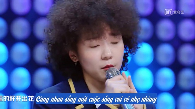 Không nhịn được cười khi xem dàn tomboy Thanh xuân có bạn bị ép đội tóc dài! - Ảnh 1. Không nhịn được cười khi xem dàn tomboy Thanh xuân có bạn bị ép đội tóc dài! - Ảnh 1.