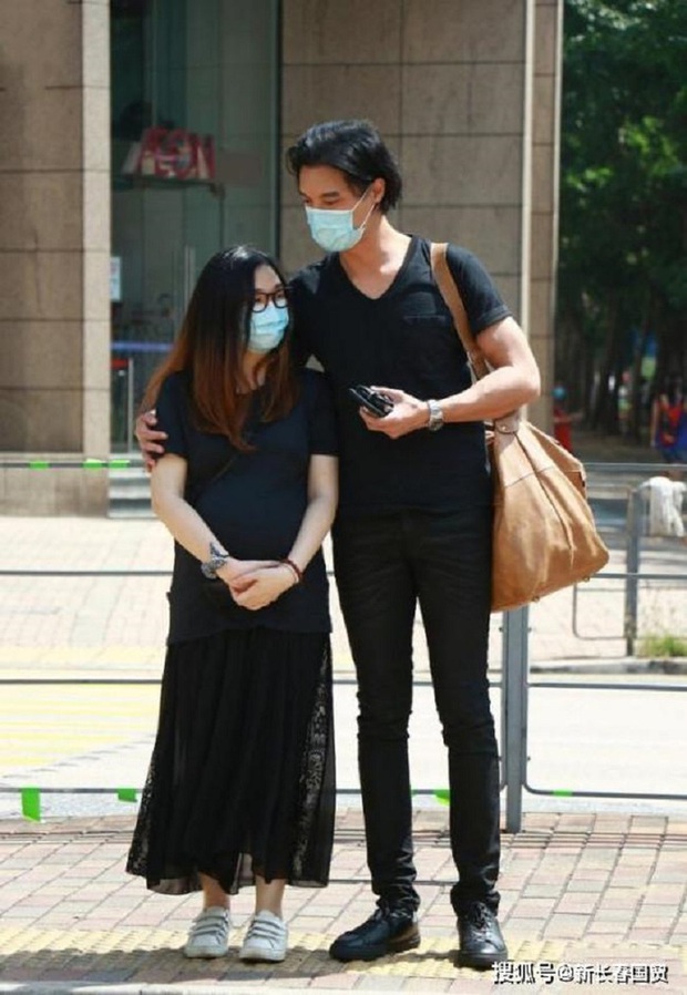 Bản sao Cổ Thiên Lạc đưa vợ đi khám thai sau scandal ngoại tình ồn ào, netizen vẫn phẫn nộ không tha thứ - Ảnh 3.