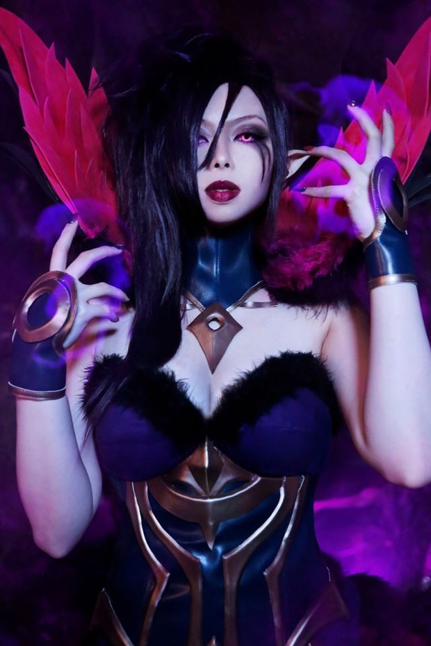 Ngất ngây với vẻ đẹp của nữ cosplayer hóa thân đủ kiểu tướng LMHT, không những ma mị lại còn cực kỳ cool ngầu! - Ảnh 2.