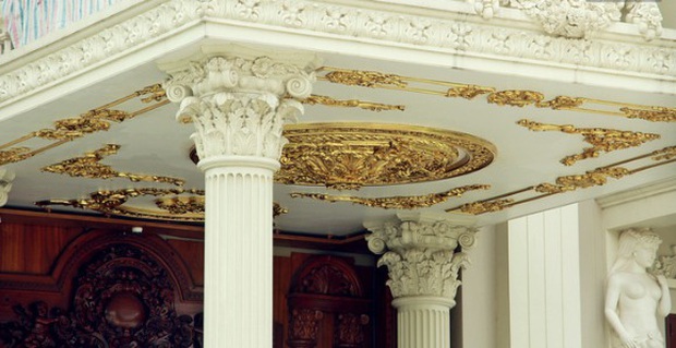 Choáng váng trước tòa lâu đài xây gần 10 năm của triệu phú Nam Định, ngày cưới cô dâu nhận vương miện 100 cây vàng - Ảnh 5. Choáng váng trước tòa lâu đài xây gần 10 năm của triệu phú Nam Định, ngày cưới cô dâu nhận vương miện 100 cây vàng - Ảnh 5.