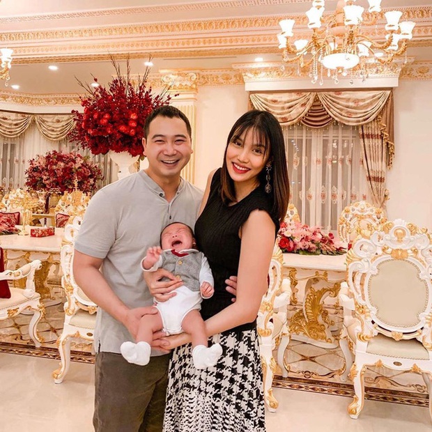 Đọ độ yêu chiều vợ khi mang thai của hội ông xã Vbiz: Duy Mạnh tặng đồ xa xỉ, Ông Cao Thắng - Trường Giang cưng chiều phát ghen - Ảnh 13. Đọ độ yêu chiều vợ khi mang thai của hội ông xã Vbiz: Duy Mạnh tặng đồ xa xỉ, Ông Cao Thắng - Trường Giang cưng chiều phát ghen - Ảnh 13.