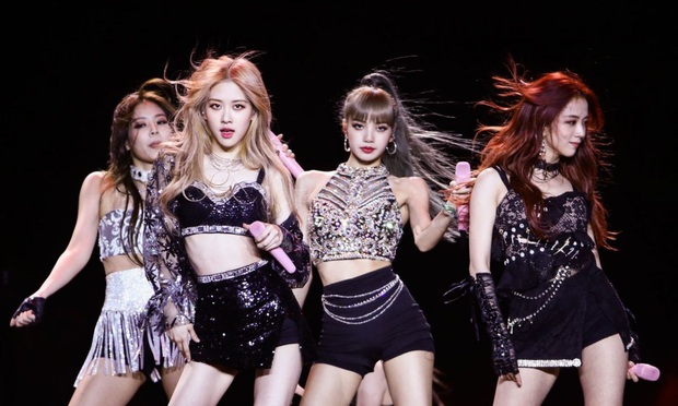 Nhiếp ảnh gia người Mỹ tung ảnh hiếm của BLACKPINK ở Coachella: Đẹp như tiên nữ, kéo đến chân Rosé mà giật mình - Ảnh 4.