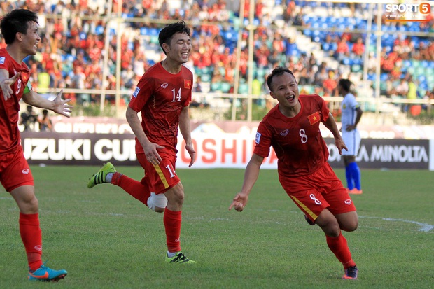 Top 5 tuyển thủ Việt Nam lên hương sau khi đổi vị trí - Ảnh 5.