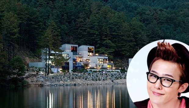 Quà khủng của sao Hàn tặng cho cha mẹ: Song Hye Kyo mua biệt thự siêu sang giá trăm tỷ báo hiếu mẹ, tình cũ Lee Min Ho Suzy mở quán cho mẹ kinh doanh - Ảnh 8. Quà khủng của sao Hàn tặng cho cha mẹ: Song Hye Kyo mua biệt thự siêu sang giá trăm tỷ báo hiếu mẹ, tình cũ Lee Min Ho Suzy mở quán cho mẹ kinh doanh - Ảnh 8.