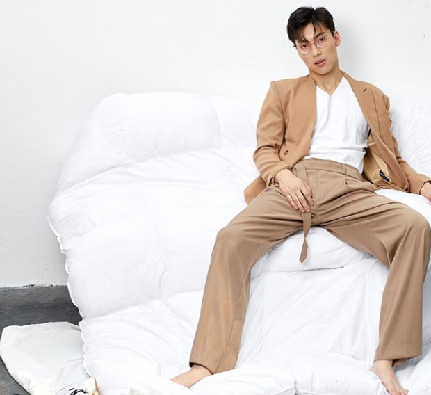 Chân dung nam chính khiến mọi người đau tim ở tập 1 Người ấy là ai: Đã đẹp trai lại hát hay thì ai mà chịu nổi! - Ảnh 10. Chân dung nam chính khiến mọi người đau tim ở tập 1 Người ấy là ai: Đã đẹp trai lại hát hay thì ai mà chịu nổi! - Ảnh 10.