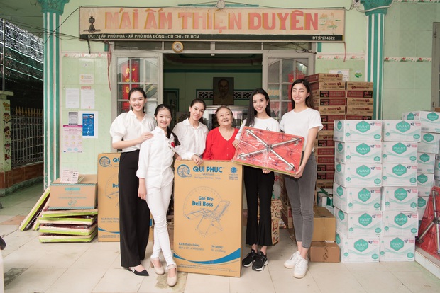 Tiểu Vy, Lương Thuỳ Linh cùng dàn Á hậu chung tay tặng quà cho trẻ em khuyết tật, mồ côi nhân ngày Tết thiếu nhi - Ảnh 3. Tiểu Vy, Lương Thuỳ Linh cùng dàn Á hậu chung tay tặng quà cho trẻ em khuyết tật, mồ côi nhân ngày Tết thiếu nhi - Ảnh 3.