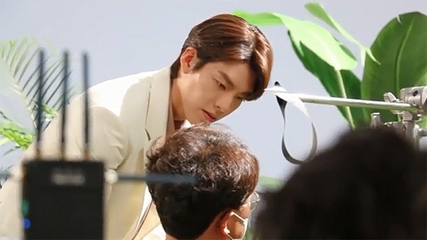 Kim Woo Bin gây bão với loạt ảnh tái xuất: Lột xác đẹp trai hút hồn sau 3 năm điều trị ung thư, nhưng có gì khang khác? - Ảnh 6.