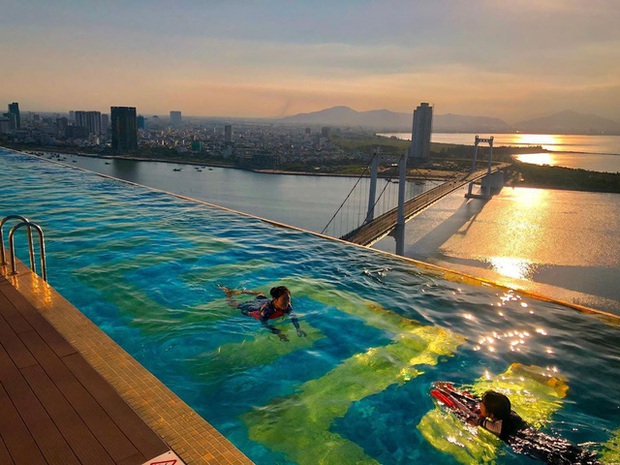 Đà Nẵng: 4 khách sạn 4-5 sao có bể bơi vô cực, view biển cực đẹp chỉ có giá dưới 3 triệu/đêm - Ảnh 2.