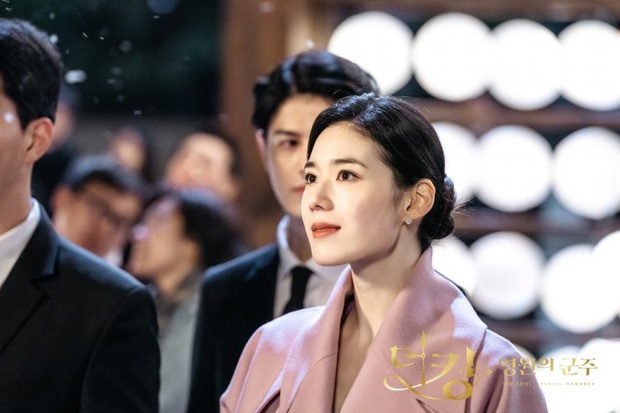 Giải mã Quân Vương Bất Diệt tập cuối: Lee Min Ho du hành thời gian kinh hơn đội Avengers, Kim Go Eun là em gái của Nữ thủ tướng? - Ảnh 9.