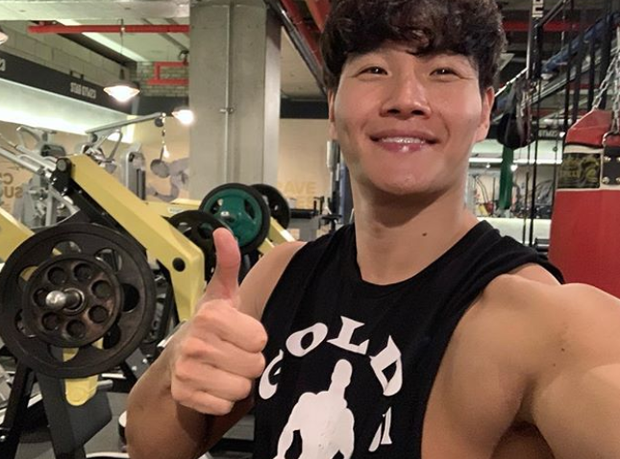 Người năng lực Kim Jong Kook gây choáng nặng với body cuồn cuộn múi ở tuổi 44, bí quyết nằm ở 3 thói quen này đây - Ảnh 5. Người năng lực Kim Jong Kook gây choáng nặng với body cuồn cuộn múi ở tuổi 44, bí quyết nằm ở 3 thói quen này đây - Ảnh 5.