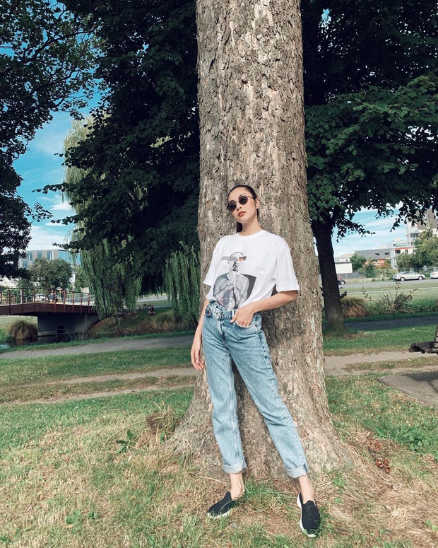 Các mỹ nhân 8x của Vbiz cực kết một mẫu quần jeans hack tuổi siêu phàm, ai diện lên cũng trẻ và ăn chơi hẳn - Ảnh 1. Các mỹ nhân 8x của Vbiz cực kết một mẫu quần jeans hack tuổi siêu phàm, ai diện lên cũng trẻ và ăn chơi hẳn - Ảnh 1.