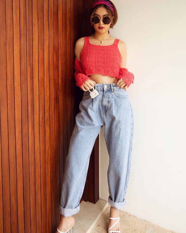 Các mỹ nhân 8x của Vbiz cực kết một mẫu quần jeans hack tuổi siêu phàm, ai diện lên cũng trẻ và ăn chơi hẳn - Ảnh 7. Các mỹ nhân 8x của Vbiz cực kết một mẫu quần jeans hack tuổi siêu phàm, ai diện lên cũng trẻ và ăn chơi hẳn - Ảnh 7.