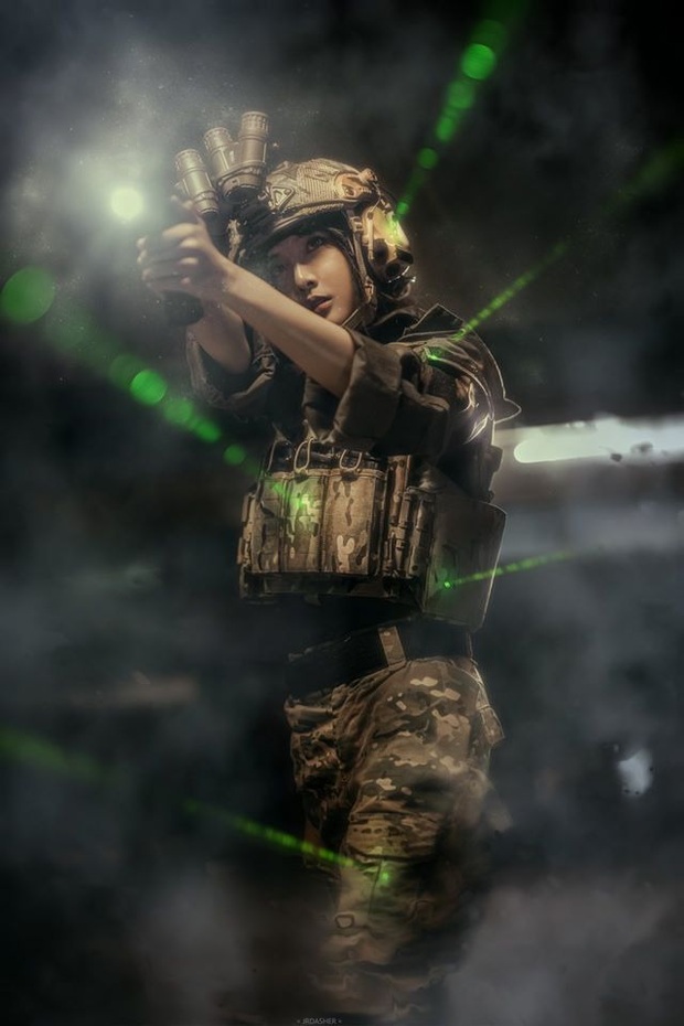 Hotgirl Nene hoá thân thành nữ chiến binh đậm chất Call of Duty, đã đẹp lại còn ngầu chẳng chê vào đâu được! - Ảnh 14.