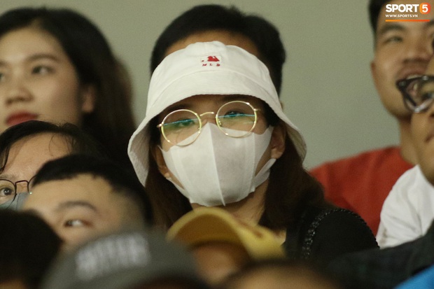 Công Phượng vẫn e thẹn bên vợ Viên Minh khi chụp hình chung - Ảnh 3.