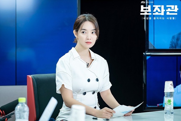 4 mẫu váy liền hot bền bỉ trong các drama Hàn, chị em sắm đủ thì muốn mặc xấu cũng khó - Ảnh 14. 4 mẫu váy liền hot bền bỉ trong các drama Hàn, chị em sắm đủ thì muốn mặc xấu cũng khó - Ảnh 14.