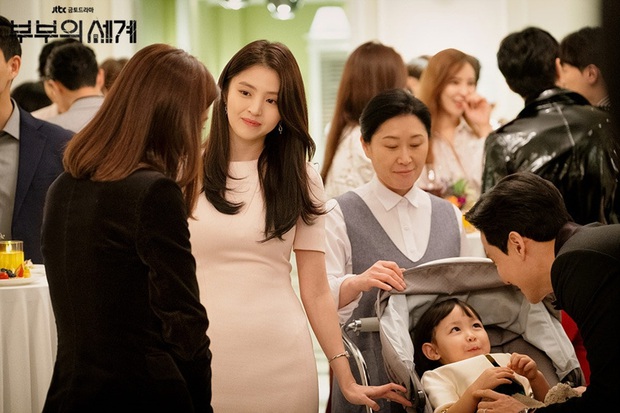 4 mẫu váy liền hot bền bỉ trong các drama Hàn, chị em sắm đủ thì muốn mặc xấu cũng khó - Ảnh 15. 4 mẫu váy liền hot bền bỉ trong các drama Hàn, chị em sắm đủ thì muốn mặc xấu cũng khó - Ảnh 15.