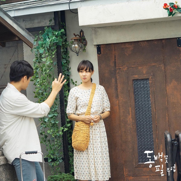 4 mẫu váy liền hot bền bỉ trong các drama Hàn, chị em sắm đủ thì muốn mặc xấu cũng khó - Ảnh 7. 4 mẫu váy liền hot bền bỉ trong các drama Hàn, chị em sắm đủ thì muốn mặc xấu cũng khó - Ảnh 7.