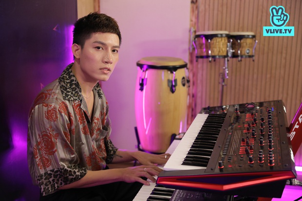 Mix-In Show: Lyly trình làng ca khúc mới nhất viết tặng riêng cho Anh Tú! - Ảnh 3. Mix-In Show: Lyly trình làng ca khúc mới nhất viết tặng riêng cho Anh Tú! - Ảnh 3.