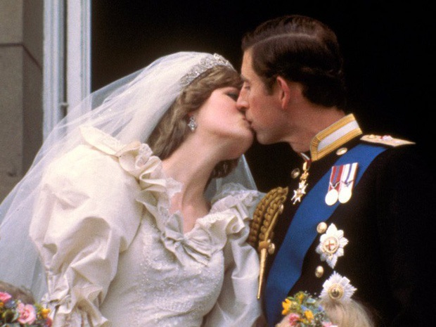 4 góc khuất về cuộc đời Công nương Diana đáng dựng thành phim: Từ 15 năm địa ngục hôn nhân đến áp lực người của công chúng - Ảnh 3.