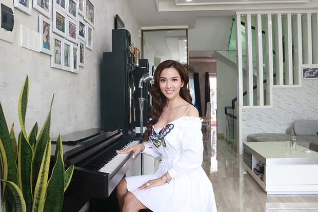 Dàn mỹ nhân Vbiz rời showbiz về làm hậu phương: Thuỷ Anh được cưng như bà hoàng, ai ngờ bà xã Lê Hoàng - Ưng Hoàng Phúc từng nổi một thời - Ảnh 5.