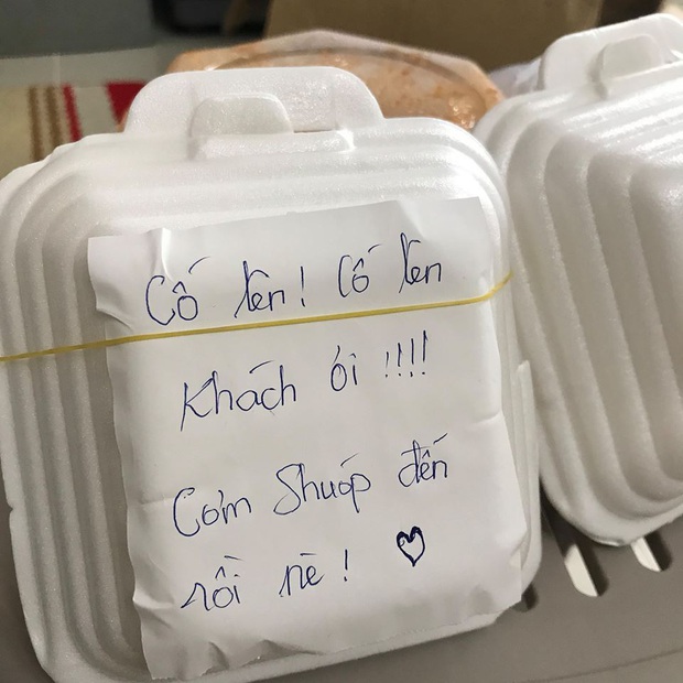 Đặt ship đồ rồi nhắn nhủ: “Cho mình nhiều cơm nha chứ mình đói xỉu rồi”, cô gái bất ngờ khi nhận được phản ứng hết sức dễ thương từ quán - Ảnh 1.