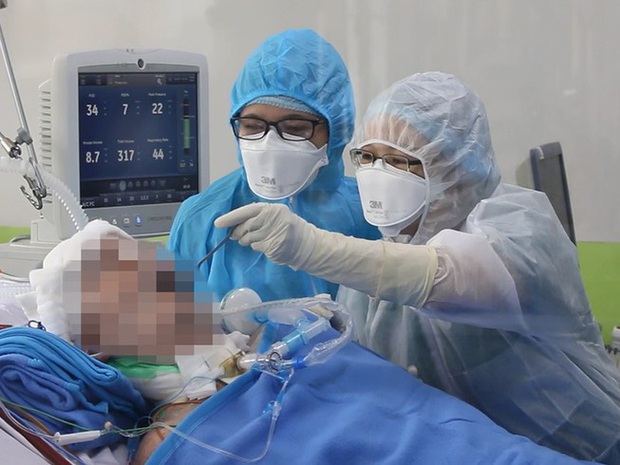 Nam phi công người Anh lần đầu tiên mỉm cười - Ảnh 1. Nam phi công người Anh lần đầu tiên mỉm cười - Ảnh 1.