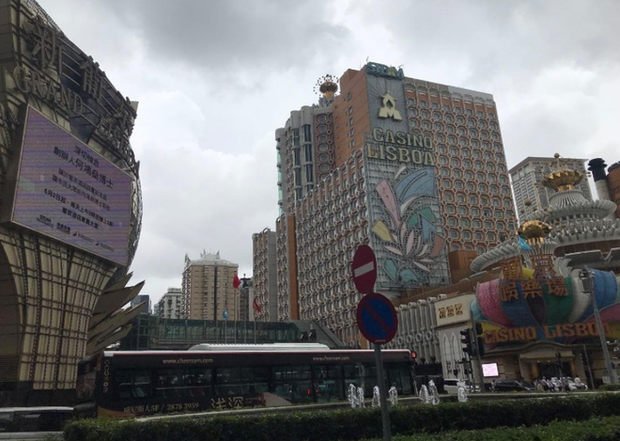 Lễ tưởng niệm trùm sòng bạc Macau: Dự kiến hàng chục ngàn người từ 4 tập đoàn lớn tham dự, loạt casino treo cờ rủ - Ảnh 6.