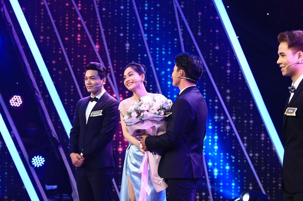 Hà An (Người ấy là ai): Nghe bảo anh Sơn đã khóc sau cánh gà. Anh Sơn ơi! An thương anh Sơn nhiều lắm! - Ảnh 4.