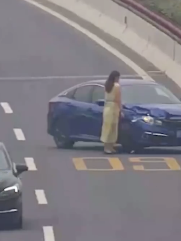 Nữ tài xế “tân binh ngang nhiên lái xe rẽ ngược chiều làm náo loạn hàng loạt phương tiện giao thông, xem đoạn video ai cũng ngao ngán - Ảnh 5.