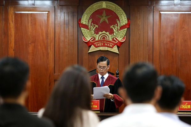 Vợ cũ BS Chiêm Quốc Thái chấp hành xong án tù trong vụ bỏ 1 tỷ thuê giang hồ đánh dằn mặt - Ảnh 2.
