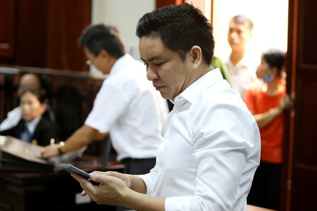 Vợ cũ BS Chiêm Quốc Thái chấp hành xong án tù trong vụ bỏ 1 tỷ thuê giang hồ đánh dằn mặt - Ảnh 4.