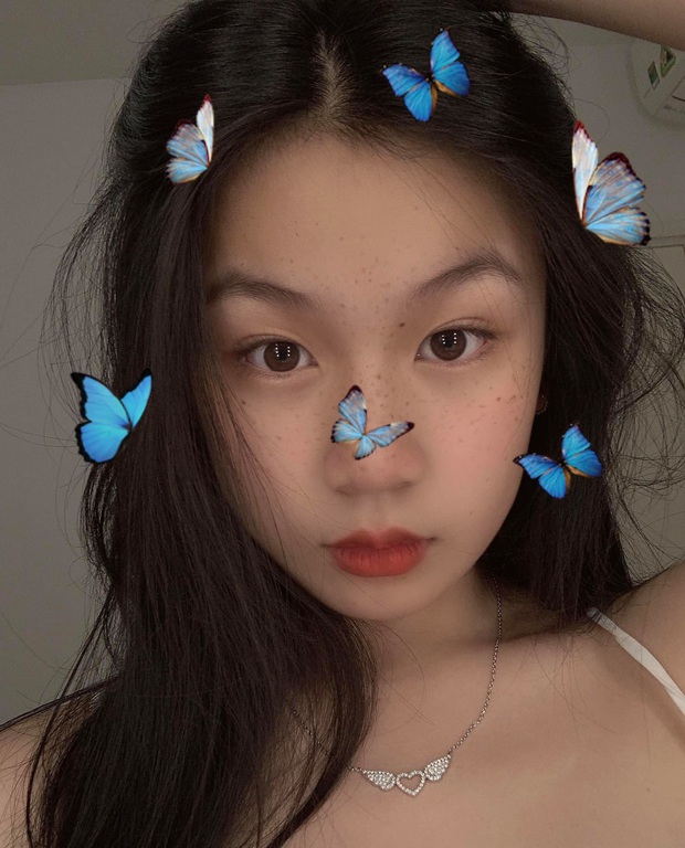Con gái Lưu Thiên Hương khoe dáng chuẩn ở biển, mới 15 tuổi đã sớm bộc lộ khí chất mỹ nhân - Ảnh 6. Con gái Lưu Thiên Hương khoe dáng chuẩn ở biển, mới 15 tuổi đã sớm bộc lộ khí chất mỹ nhân - Ảnh 6.