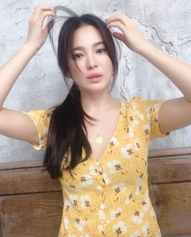 Thông tin hiếm về mẹ ruột của Song Hye Kyo: Kết hôn năm 18 tuổi rồi trở thành mẹ đơn thân, cuối cùng lại là điểm tựa cho con gái sau ly hôn - Ảnh 5.