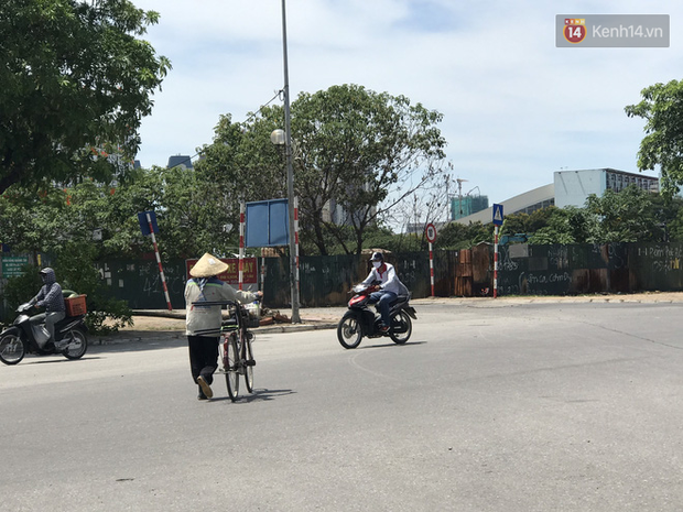 Dân nghèo ở Hà Nội gồng mình mưu sinh dưới nắng nóng đỉnh điểm: “Đội nắng nhặt 100 vỏ lon nhôm, bán được 15 nghìn đồng nhưng vẫn phải cố” - Ảnh 6.