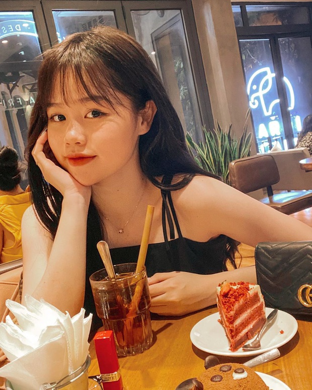 Nhìn hành động đoán tình cảm 3 cô gái đã và đang yêu dành cho Quang Hải sau biến cố đời tư chấn động - Ảnh 5. Nhìn hành động đoán tình cảm 3 cô gái đã và đang yêu dành cho Quang Hải sau biến cố đời tư chấn động - Ảnh 5.