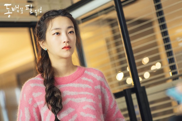 4 cách buộc tóc nhẵn mặt trong phim Hàn, chị em ghim ngay thì chẳng lo tóc tai bị nhạt và xấu - Ảnh 16.