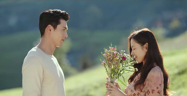 Đôi tình nhân Son Ye Jin và Hyun Bin cực HOT ở Nhật Bản, Crash Landing on You được ví là Bản Tình Ca Mùa Đông thứ 2 - Ảnh 2.