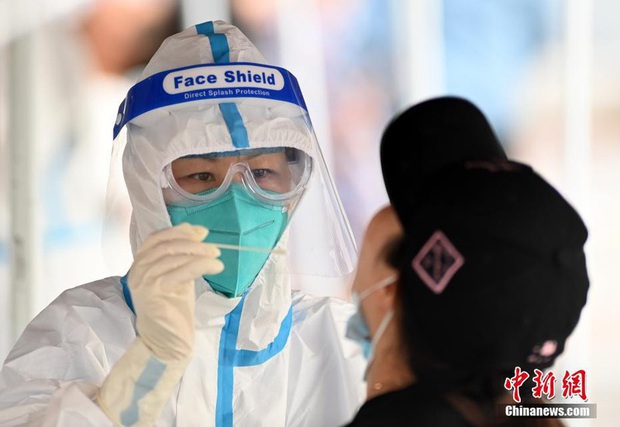 Bắc Kinh (Trung Quốc) truy tìm virus gây bùng phát dịch Covid-19 - Ảnh 1. Bắc Kinh (Trung Quốc) truy tìm virus gây bùng phát dịch Covid-19 - Ảnh 1.